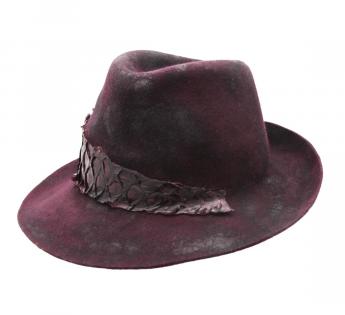Move Roma red felt